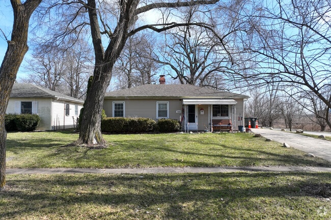 Single family bungalows are common throughout New Chicago.