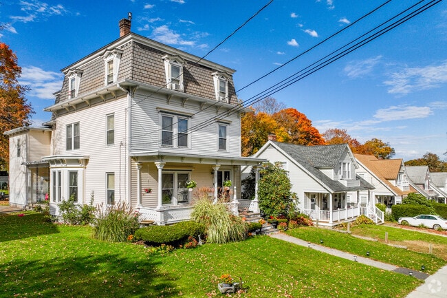 Architecturally diverse homes in South Clinton.