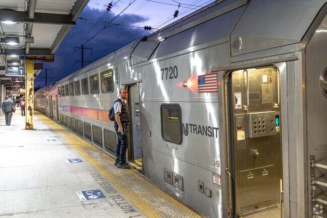 NJ Transit train station in Metropark  links Iseling residents to destinations near and far.