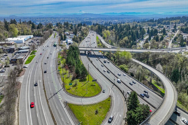 Located off of I-5, Hillsdale has quick access to Downtown Portland.