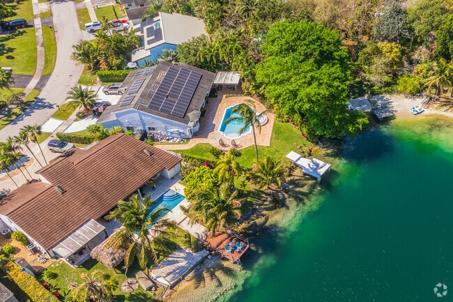 Enjoy the beauty of South Florida while living in Lindgren, FL.