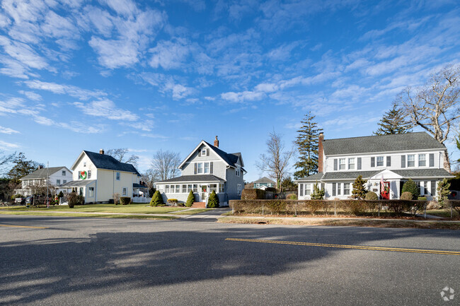 Many home styles line the streets of Islip.