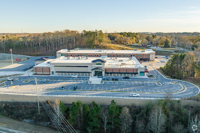 Gainesville Middle School receives an overall grade of B- on Niche.