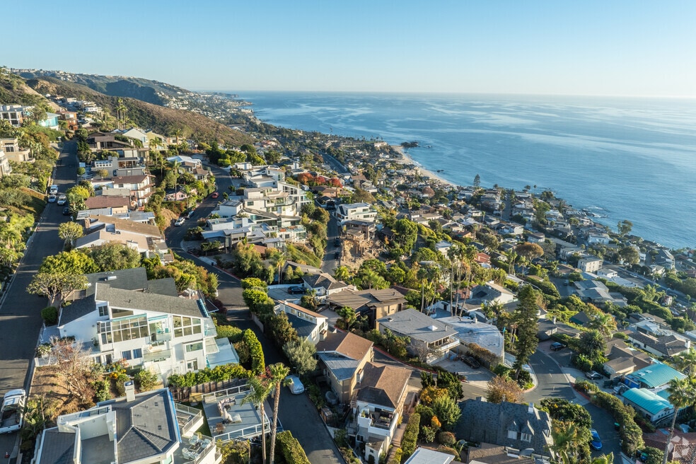 LagunaBeach_1001926_FB_081925_FINAL