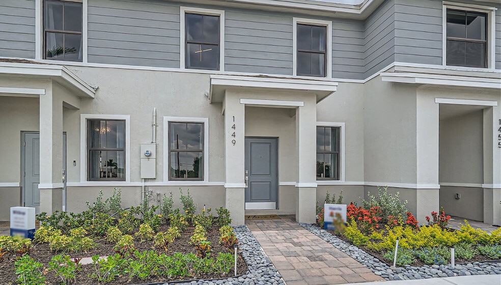 1547 NE 4th Ave, Florida City, FL 33034 - photo 1