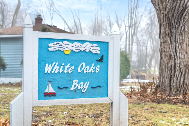 White Oaks Bay is one of several communities surrounding Wonder Lake.