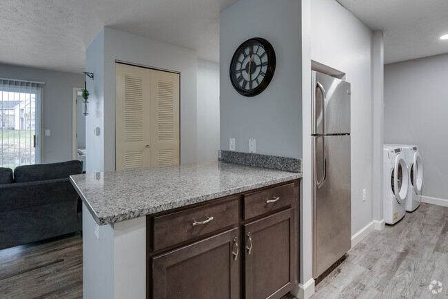 2 BR, 2 BA