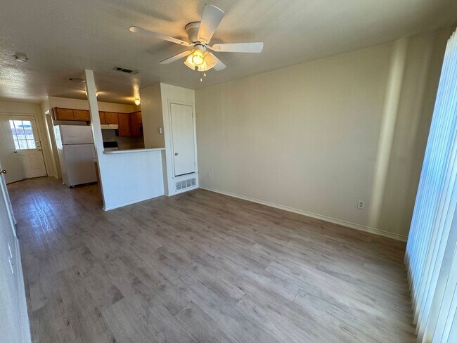 4200 July Dr unit B, Killeen, TX 76549 - photo 2