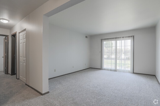 Lancaster Heights, Normal, IL 61761 - photo 2