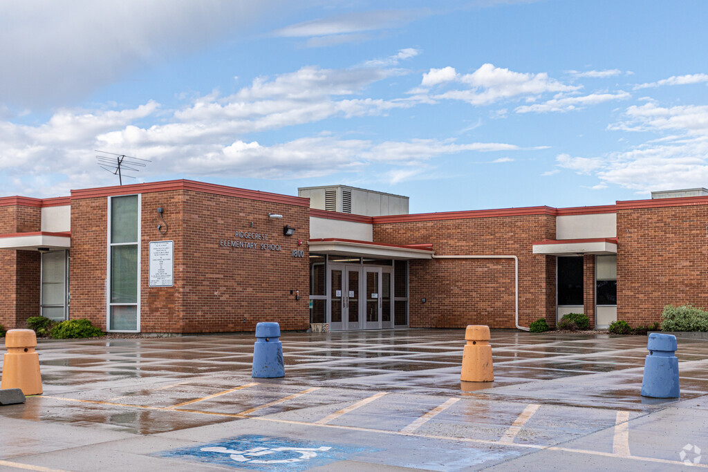 Ridgecrest Elementary School is located in the Cottonwood Heights neighborhood.