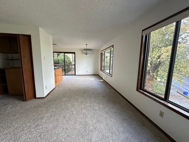 7150 SE Thorburn St unit A, Portland, OR 97215 - photo 7