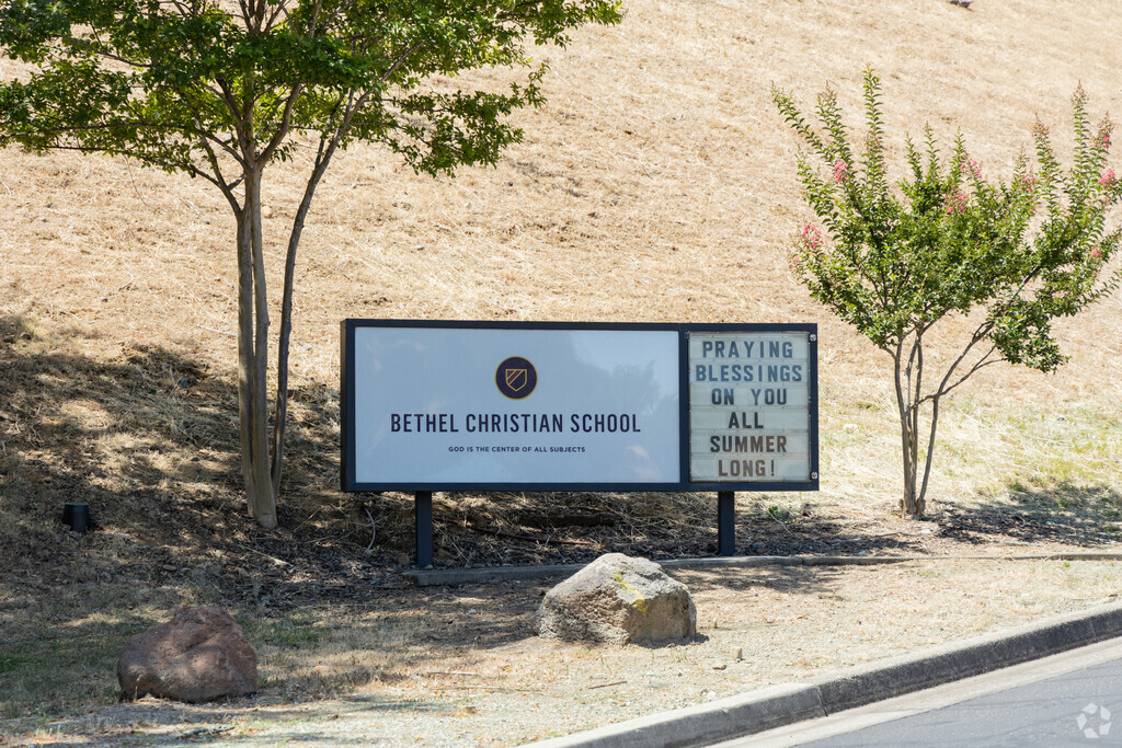 Bethel Christian School serves students in grades K-8.