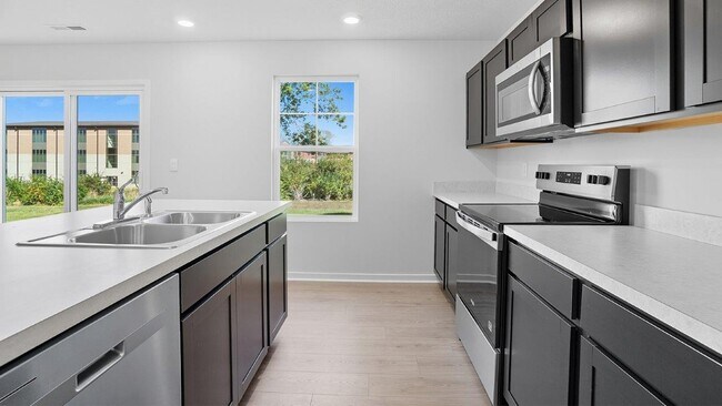 891 Sherwood Loop, Bellefontaine, OH 43311 - photo 5