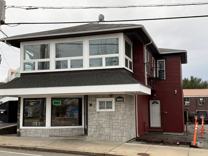 1037 Cass Ave unit 1, Woonsocket, RI 02895 - photo 1