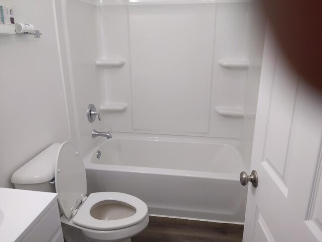 441 2nd Avenue D unit B&C, Silvis, IL 61282 - photo 4