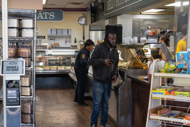 Enjoy a delightful lunch buffet at Derk's Filet and Vine, near South Hull! Join us today!