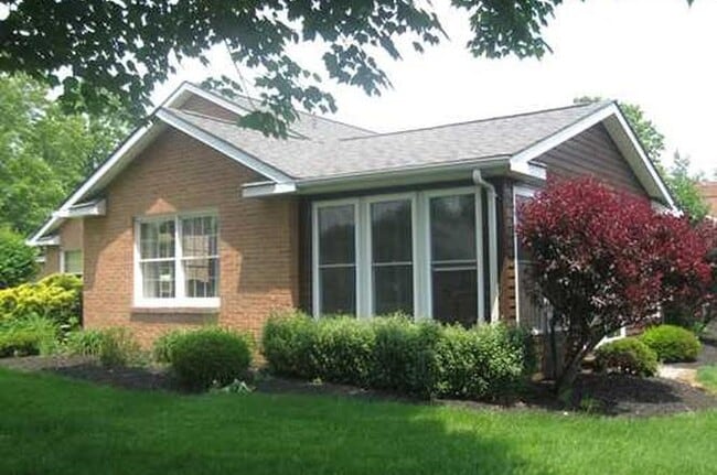 121 Clubhouse Cir, West Middlesex, PA 16159 - photo 2