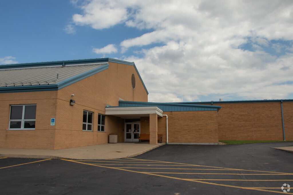 Western Reserve Middle School provides education in the neighborhood of 
Huron County
