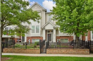 475 Plaza Place, Aurora, IL 60504