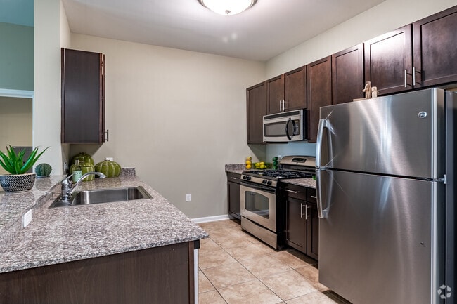 2BD, 2BA - 1000SF - Kitchen