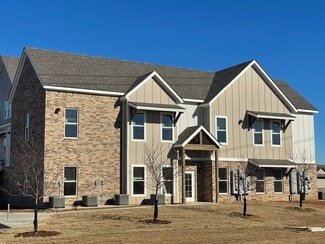 130 N Cedar St, Centerton, AR 72719