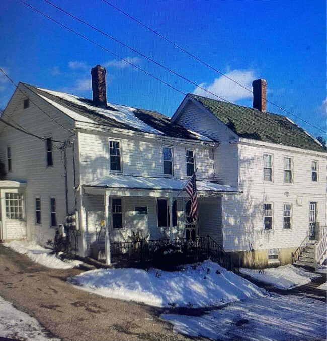 891 Mammoth Rd Unit A, Manchester, NH 03104