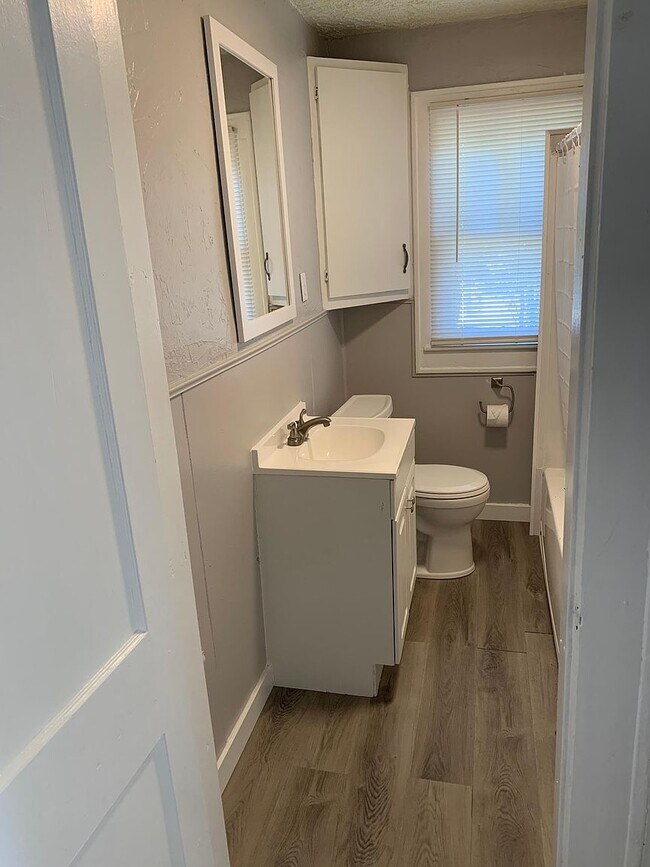 813 N Bancroft St, Indianapolis, IN 46201 - photo 5