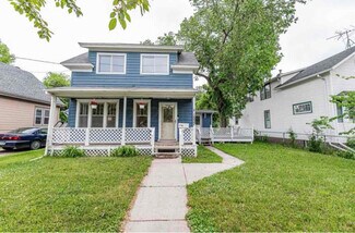 1537 3rd Ave N, Fargo, ND 58102