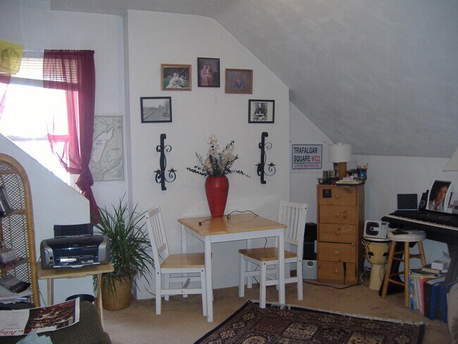 5819 Bartlett St unit 8, Pittsburgh, PA 15217 - photo 4