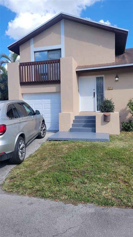 914 NW 106th Ave Cir, Miami, FL 33172 - photo 1