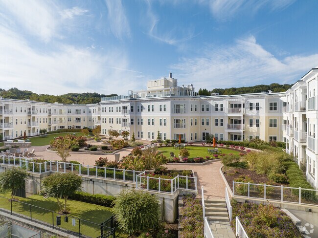 The Shipyard at Port Jeff Harbor