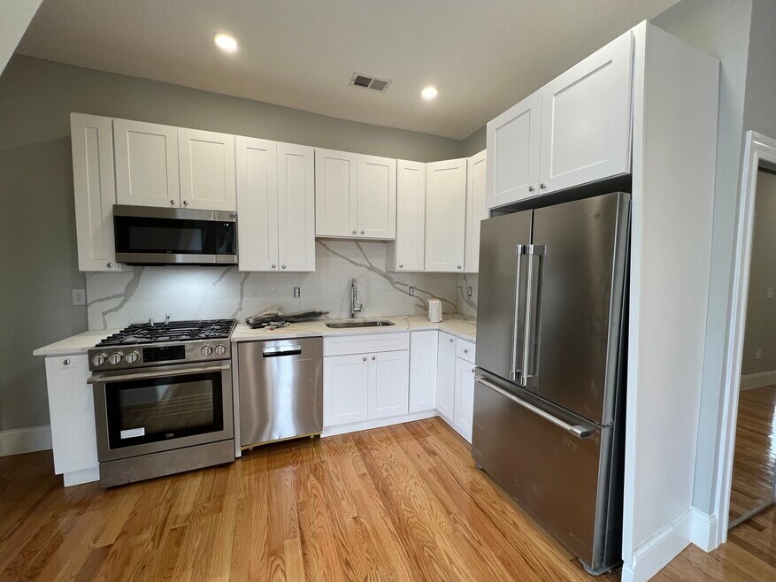 73 Pearl St unit 3, Somerville, MA 02145 - photo 1
