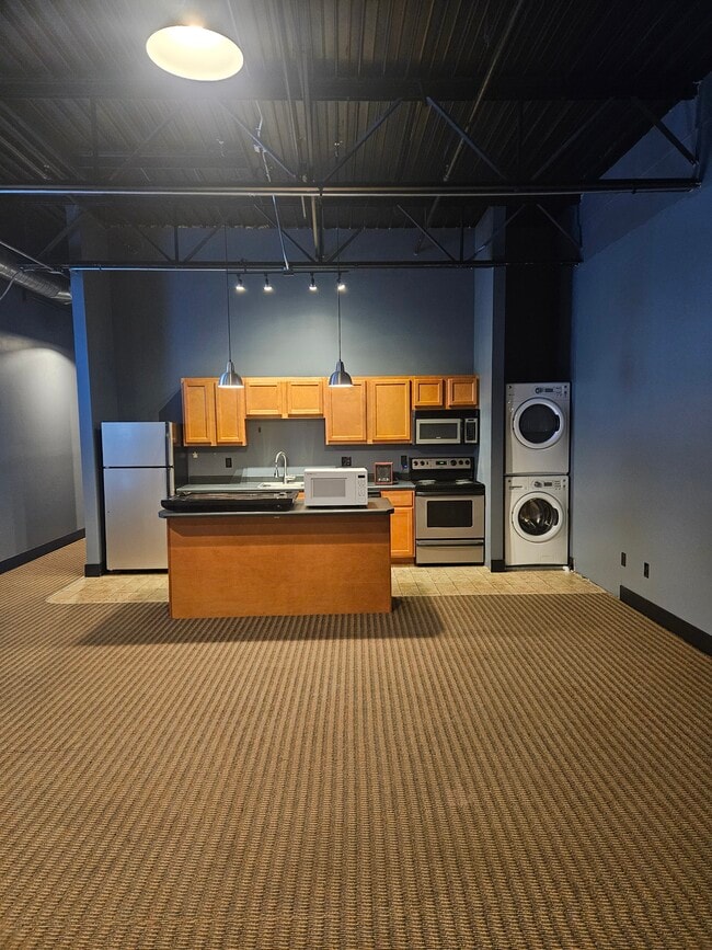 329 S Washington Square unit H, Lansing, MI 48933 - photo 2