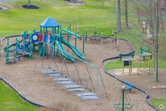 Immaculate Heart Of Mary in Forestville includes plenty of recess amenities.