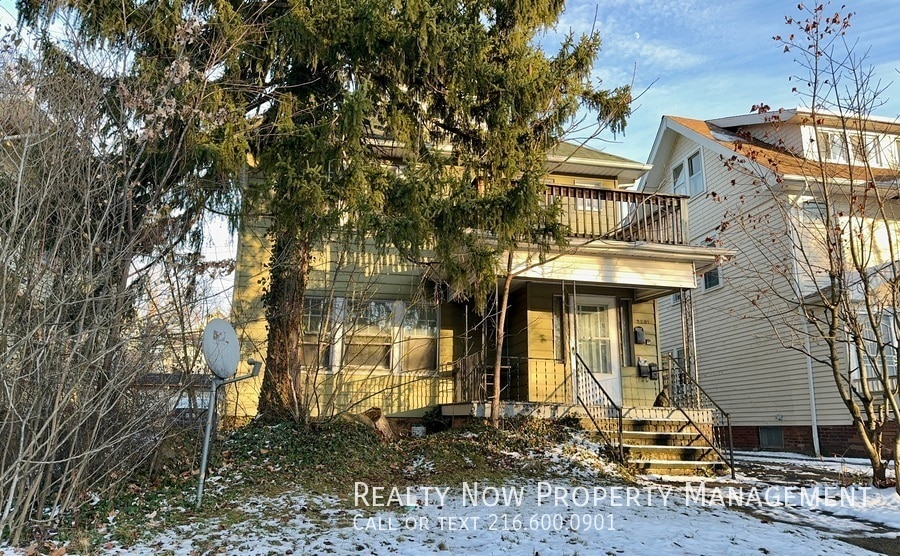 2201 Oakdale Rd unit 1, Cleveland, OH 44118 - photo 1