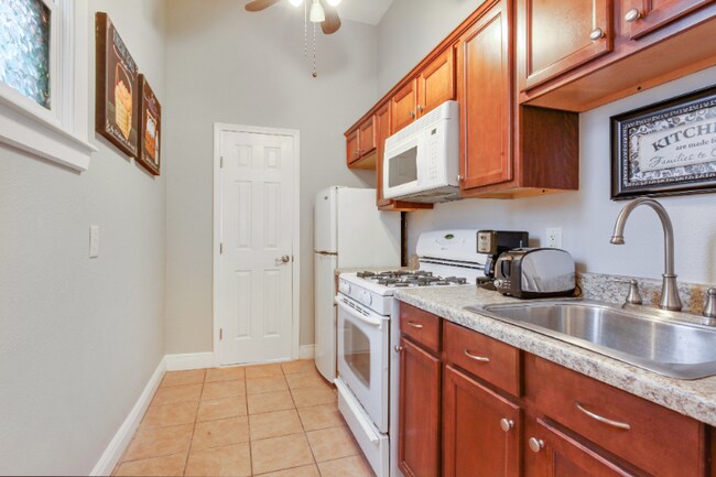 2901 Lepage St unit 7, New Orleans, LA 70119 - photo 6