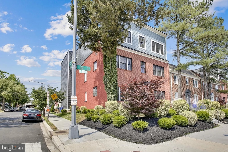 2000 D St NE, Washington, DC 20002 - photo 1