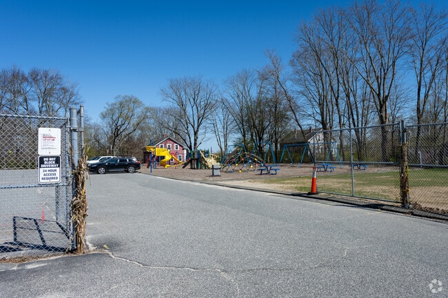Discover the joy of learning at Hope Elementary School in Hope, RI.