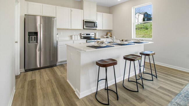 922 Bunker Ct, Maidsville, WV 26541 - photo 3