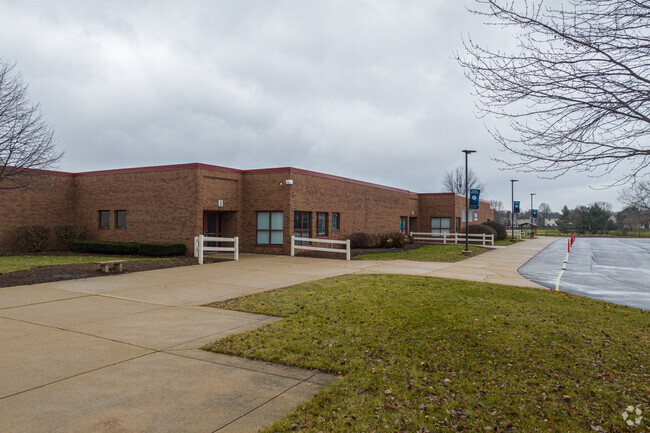 Kingsley Elementary School has a student-teacher ratio of 13 to 1.