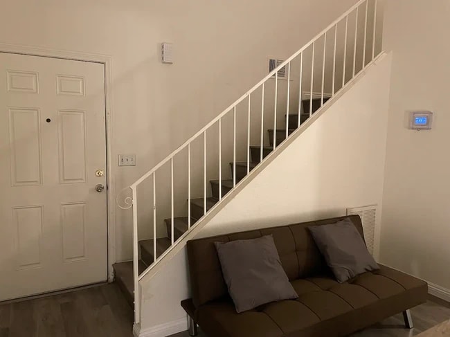 5196 Golden Ln unit X, Las Vegas, NV 89119 - photo 3