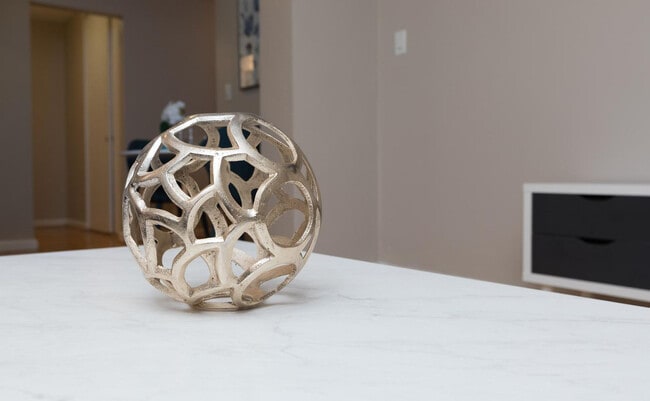 240 E 81st St unit FL10-ID1251673P, New York, NY 10028 - photo 3