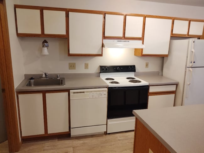 799 Roundhouse Addt unit 207, McGregor, IA 52157 - photo 3