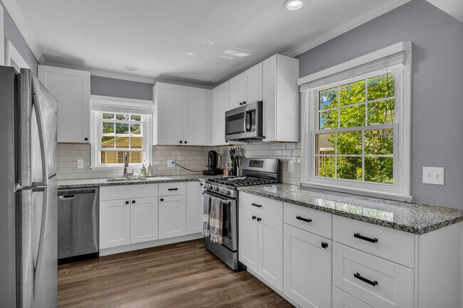 3711 Normandy Rd, Royal Oak, MI 48073 - photo 4