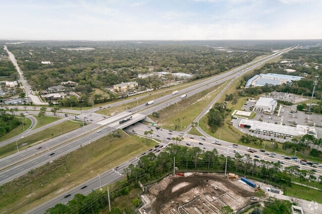 Countryside is conveniently located right near access to Interstate 95 and Dunlawton Road.