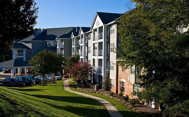 Kings Reserve Sterling 55+ Active Adult Apartment Homes, Sterling, VA 20164 - photo 6