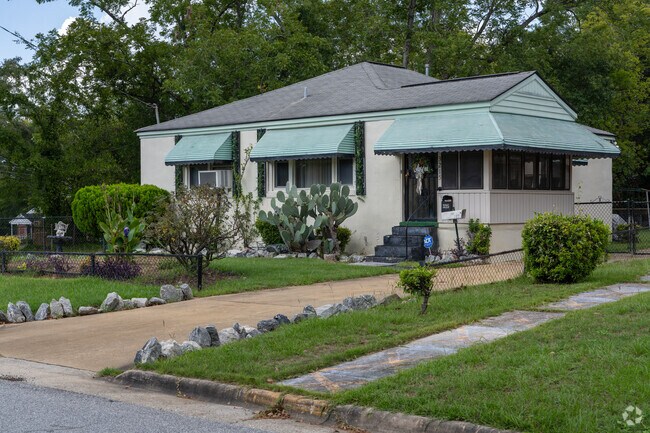 Most homes in the Carver Heights neighborhood consist of mid century architectural styles.