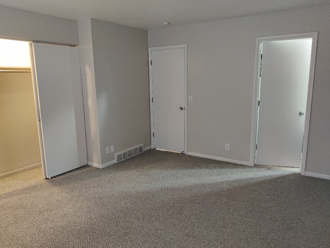 5507 Glenridge Dr, Toledo, OH 43614 - photo 5