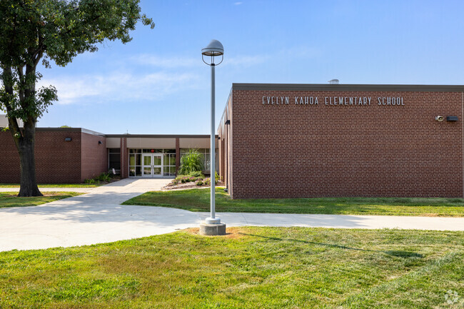 Kahoa Elementary School is part of the Lincoln Public School System.