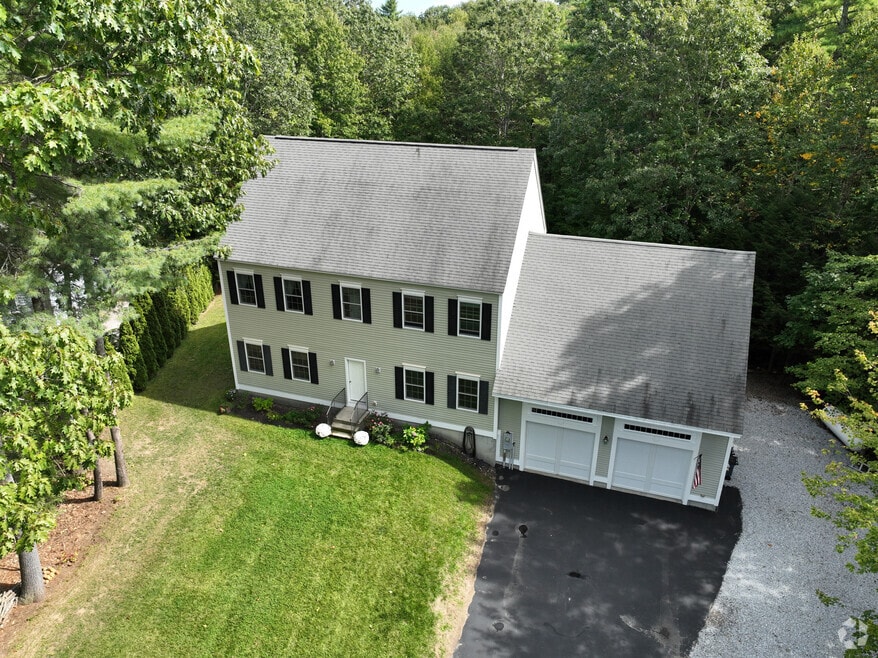 12 Carriage Hill Ln, Dover, NH 03820 - photo 2